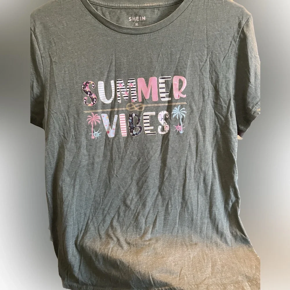 🌵.  Women’s Shein Shirts 2‎